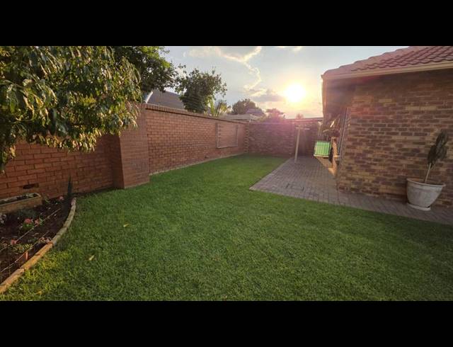 3 BEDROOM TOWNHOUSE FOR SALE IN MONTANA